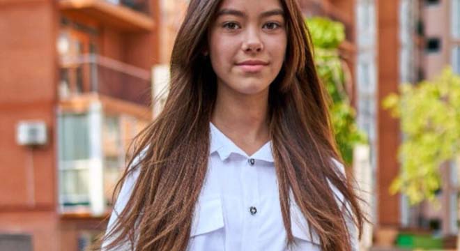 I Sewed a Dress From My Dad’s Shirts for Prom in His Honor – My Classmates Laughed Until the Principal Took the Mic and the Room Fell Silent