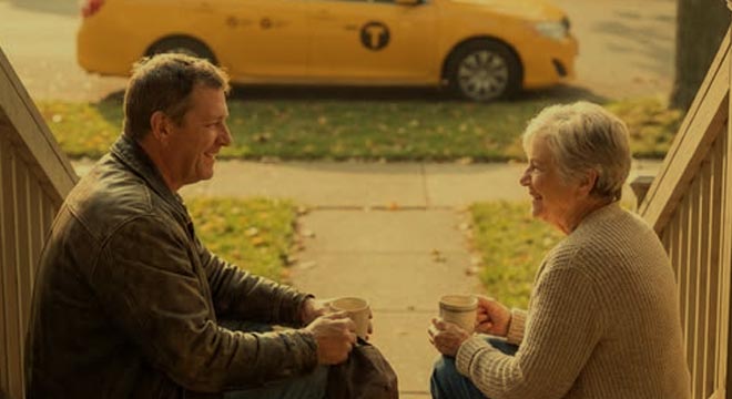 For 2 Years, the Same Taxi Stopped at My House Every Saturday at 9:15 — Last Week, the Driver Finally Got Out